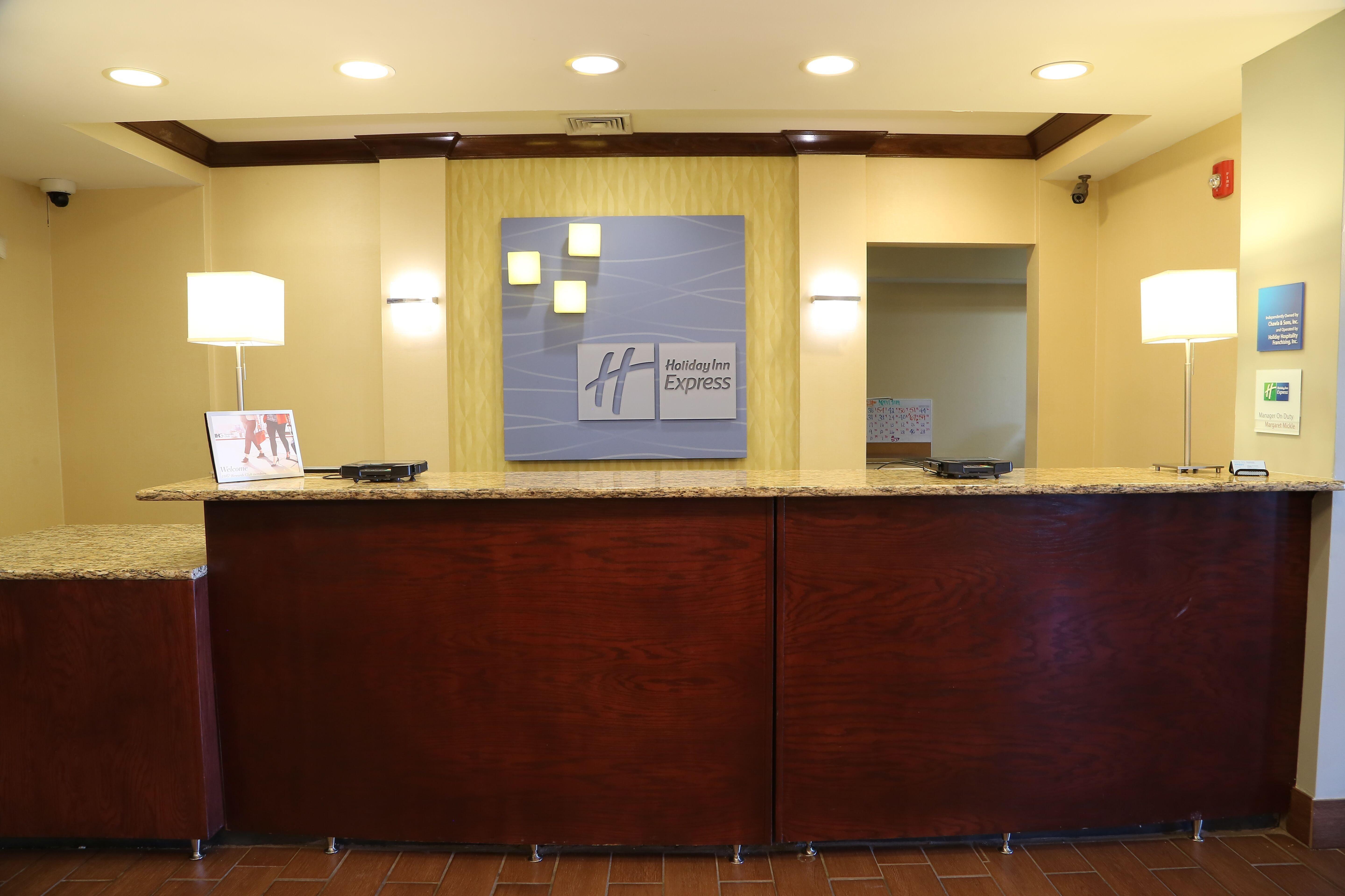 Holiday Inn Express Hotel & Suites Cleveland - Ms By Ihg Bagian luar foto