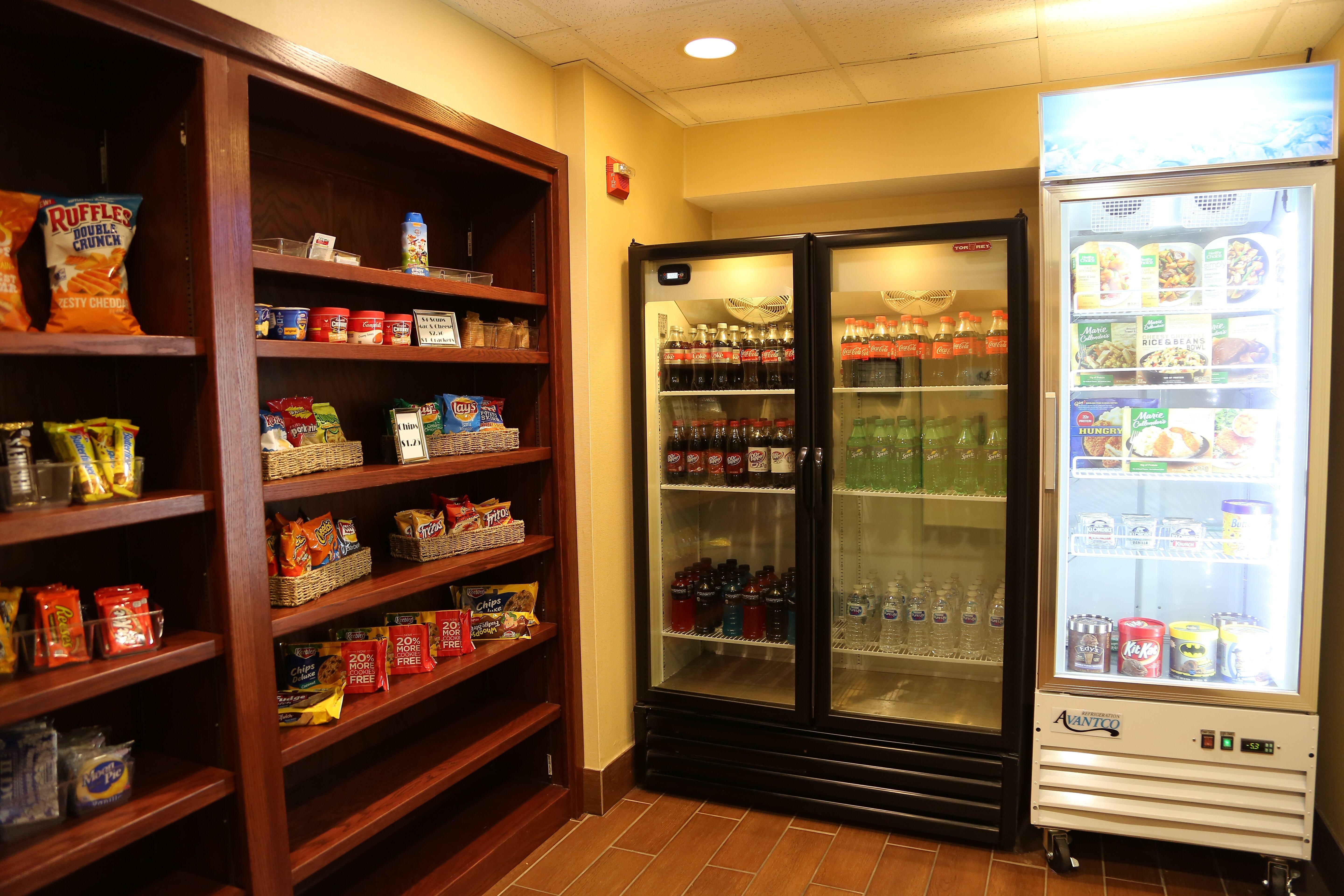 Holiday Inn Express Hotel & Suites Cleveland - Ms By Ihg Bagian luar foto
