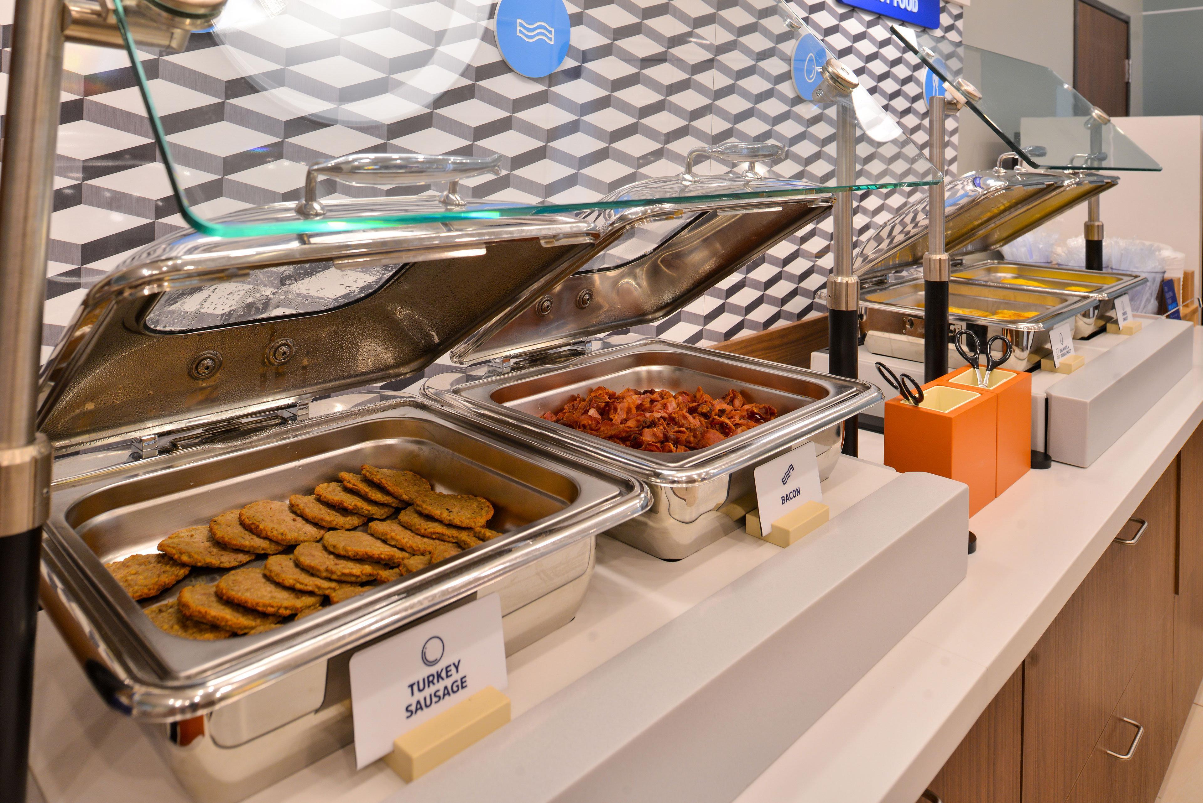 Holiday Inn Express Hotel & Suites Cleveland - Ms By Ihg Bagian luar foto