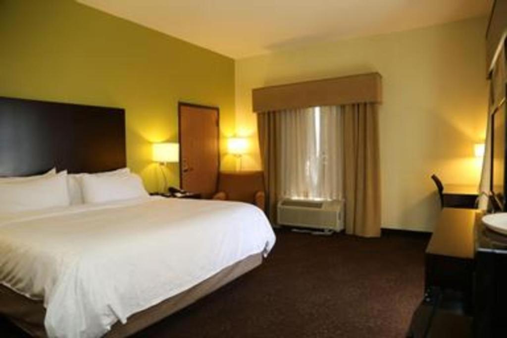 Holiday Inn Express Hotel & Suites Cleveland - Ms By Ihg Bagian luar foto